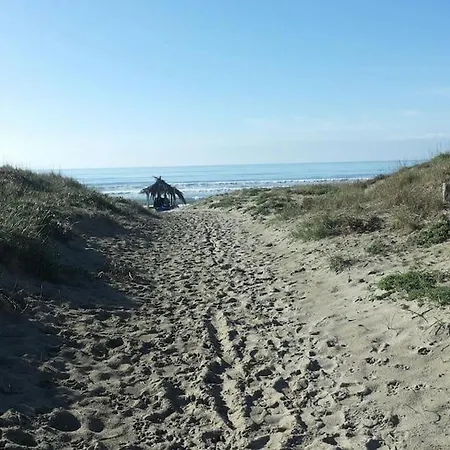Willa Joyfull Panoramic On Private Beach